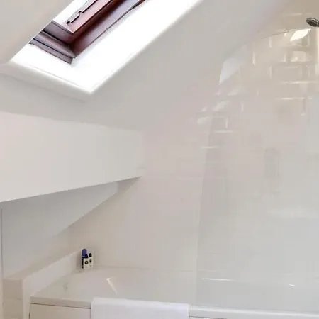 The Rafters, Bank House, Stunning Apartment. شقة *